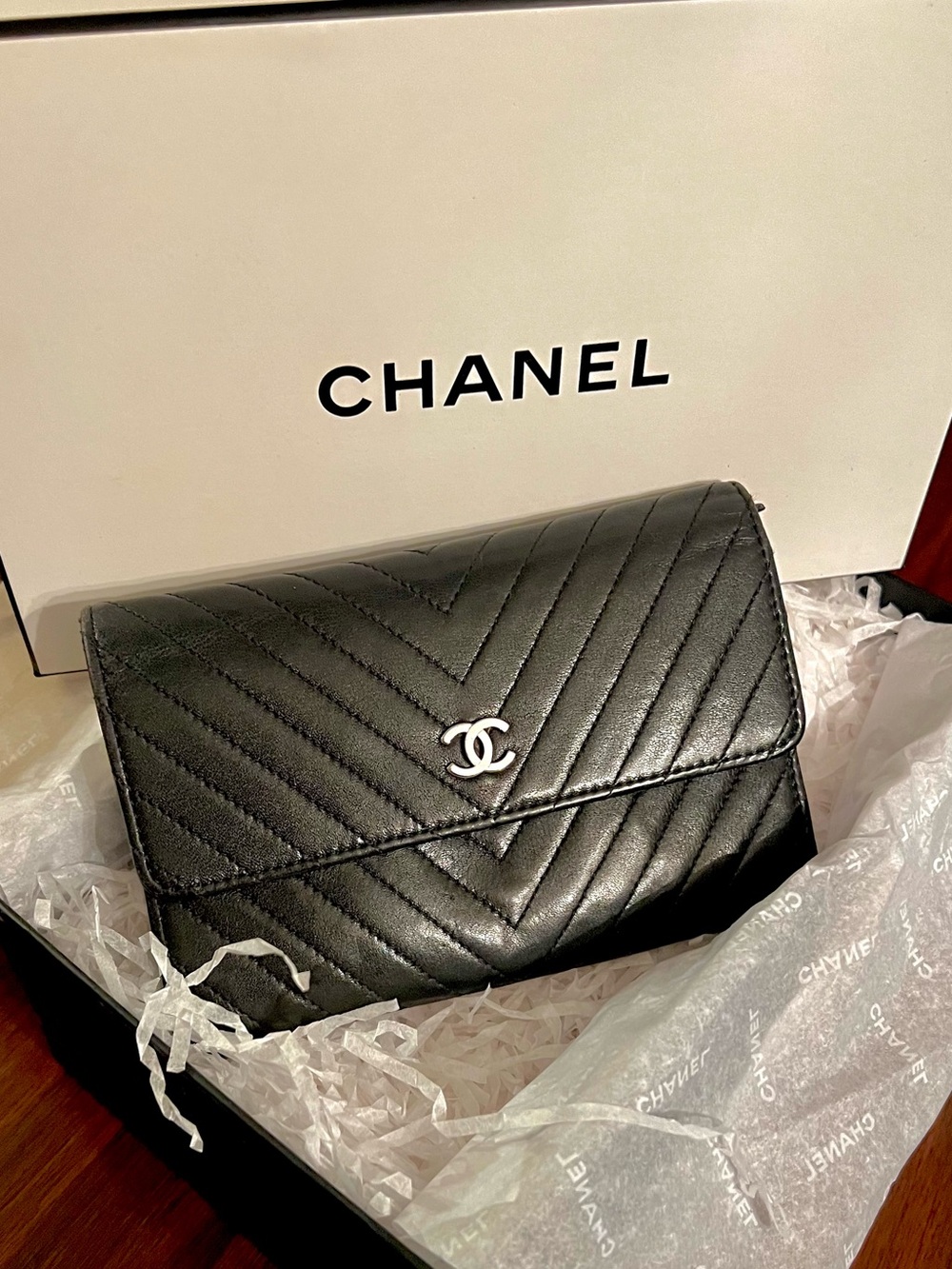 Chanel- Black Chevron “V-Stitch” Bifold /silver hdwe excellent /Nice ❤️